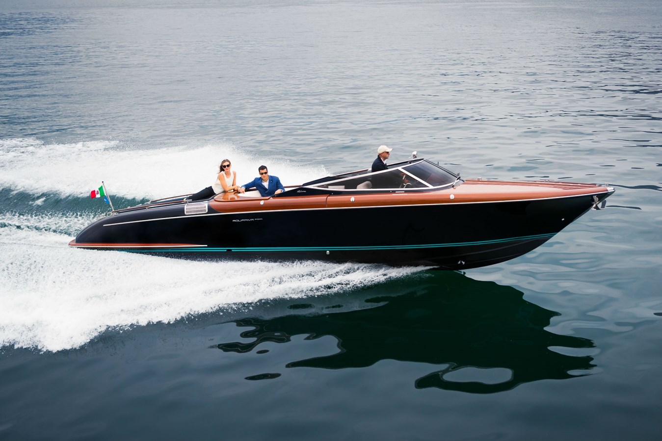 33' AQUARIVA SUPER RIVA YACHT — RIVA YACHT