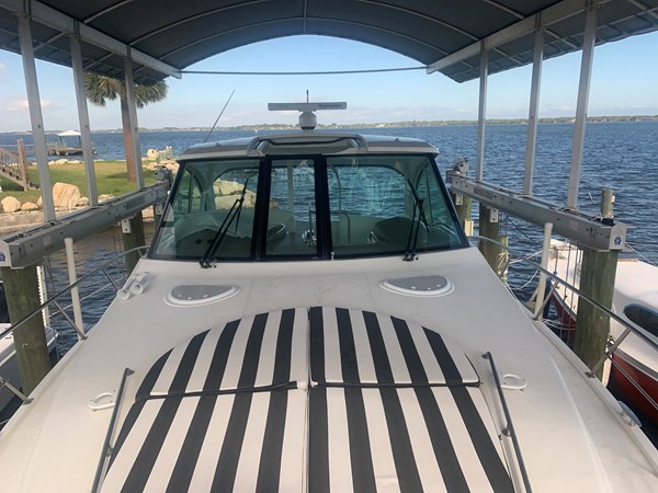 Photo of CRUISERS YACHTS - 42'