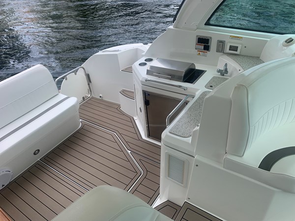 Photo of CRUISERS YACHTS - 42'