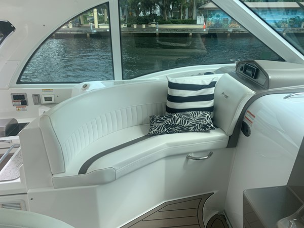 Photo of CRUISERS YACHTS - 42'