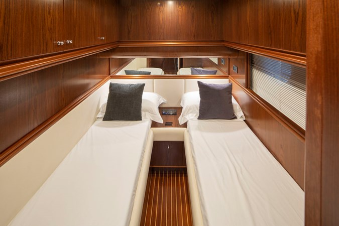 Photo of NAVALIA -- 61' 11