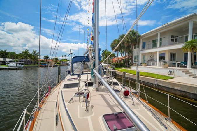 Photo of ISLAND PACKET YACHTS - 48' 9