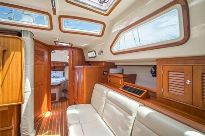 Photo of ISLAND PACKET YACHTS - 48' 9