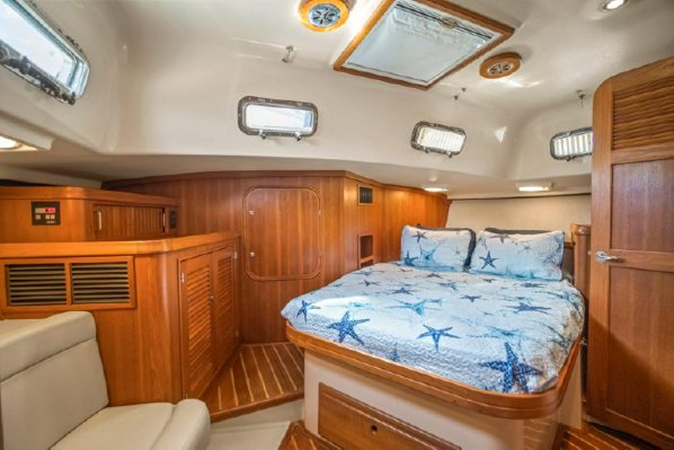 Photo of ISLAND PACKET YACHTS - 48' 9