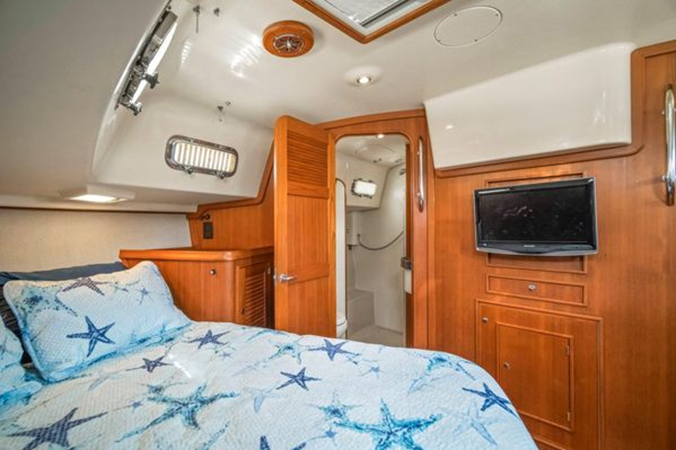 Photo of ISLAND PACKET YACHTS - 48' 9