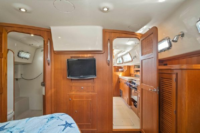 Photo of ISLAND PACKET YACHTS - 48' 9