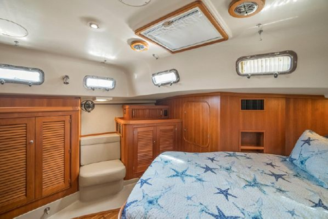 Photo of ISLAND PACKET YACHTS - 48' 9