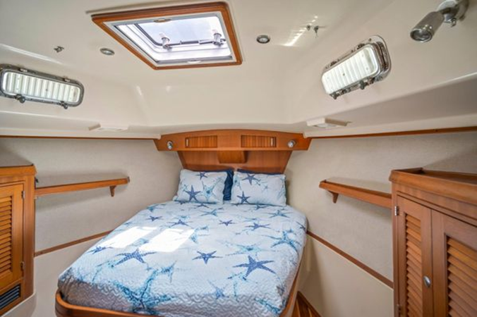 Photo of ISLAND PACKET YACHTS - 48' 9