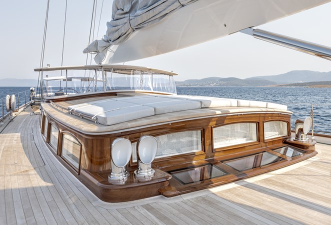 Photo of SES CUSTOM GRACE III 128'