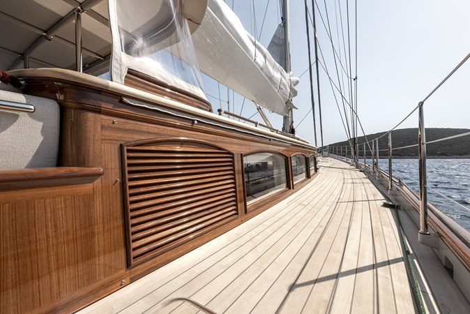 Photo of SES CUSTOM GRACE III 128'