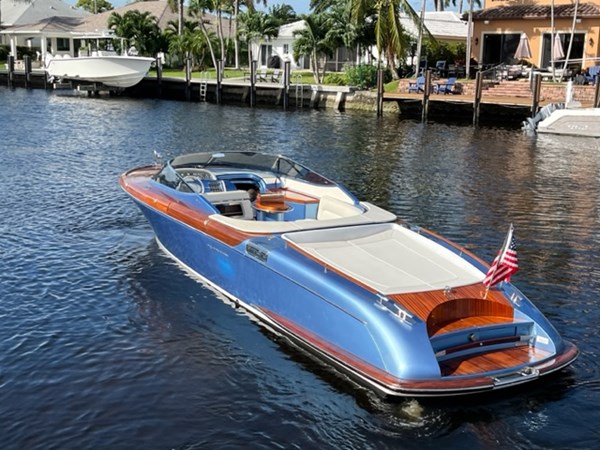 Photo of RIVA YACHT - 33'