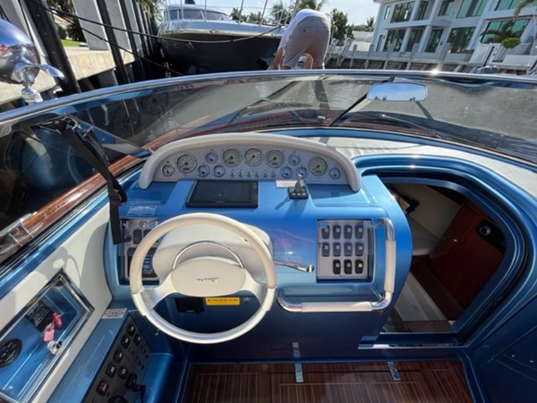 Photo of RIVA YACHT - 33'