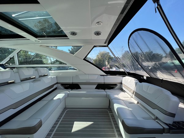 Photo of FORMULA Formula 430 43'