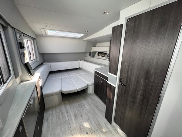 Photo of FORMULA Formula 430 43'