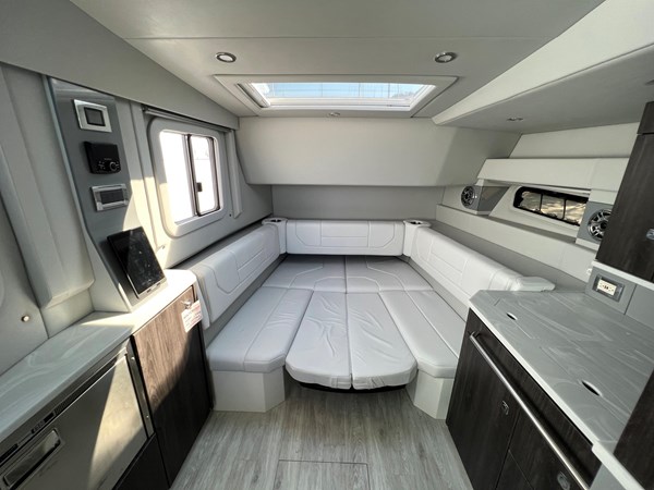 Photo of FORMULA Formula 430 43'