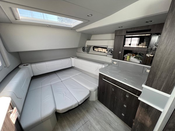 Photo of FORMULA Formula 430 43'