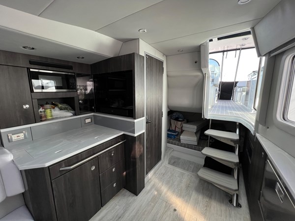 Photo of FORMULA Formula 430 43'