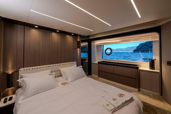 Photo of AZIMUT YACHTS CELEBRATE LIFE 74' 4