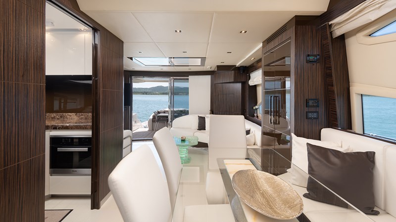 780S 2011 78' 9" DOMINATOR