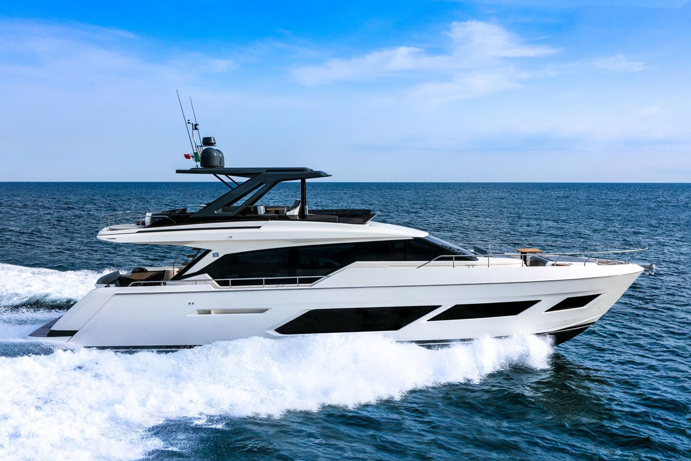 Ferretti Yachts 720 — FERRETTI YACHTS
