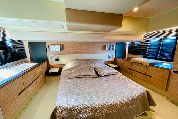 FLY 50 2016 52' 1" AZIMUT YACHTS