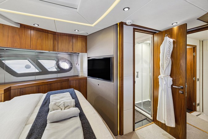 Photo of SUNSEEKER - 73'