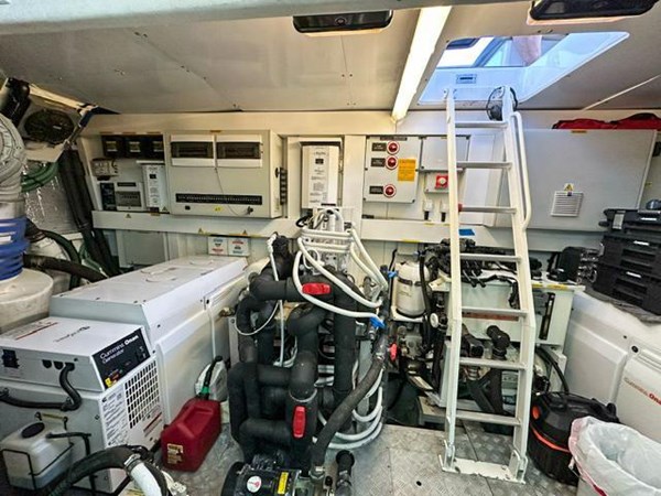 Photo of SUNSEEKER - 73'