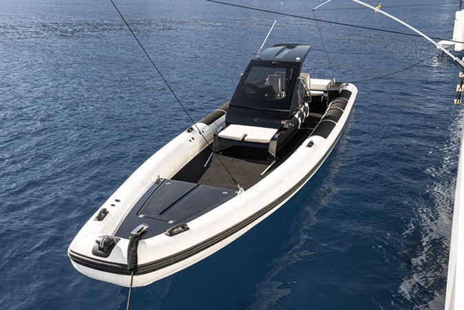 Photo of GOLDFISH -- 38' 9