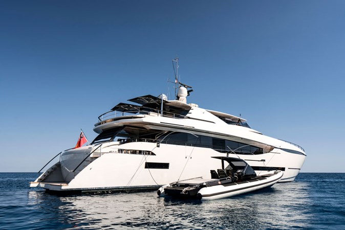 Photo of GOLDFISH -- 38' 9