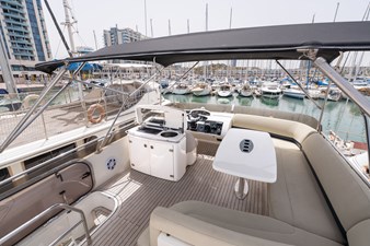 2009 PRINCESS YACHTS 54 Flybridge - photo 9