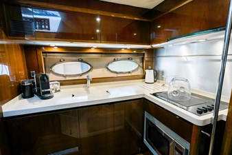 2009 PRINCESS YACHTS 54 Flybridge - photo 12