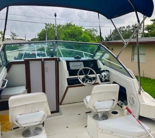 Photo of SEA RAY . 24'