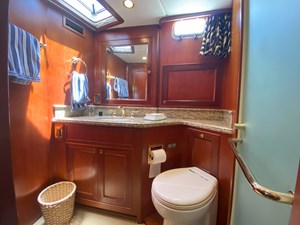 2005 OFFSHORE YACHTS Motoryacht - photo 18
