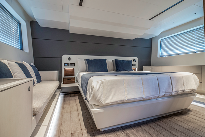 Photo of ASTONDOA - 57'