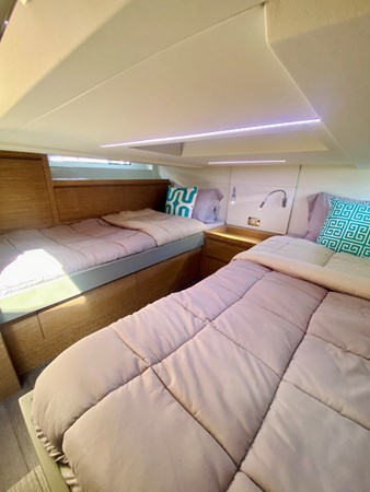 Photo of ASTONDOA - 37'