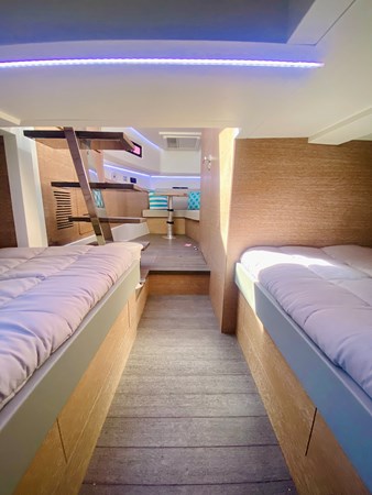 Photo of ASTONDOA - 37'