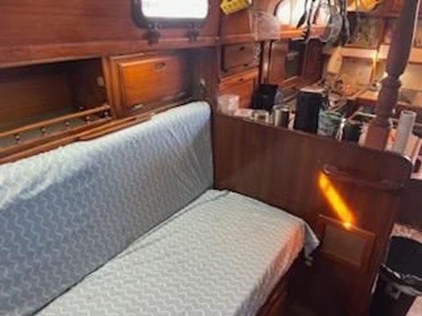 Photo of ALLIED 1981 Allied Mistress Mk III  40'