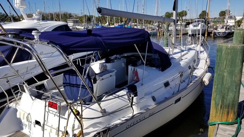 Photo of BENETEAU 2000 Beneteau Oceanis 461 46'
