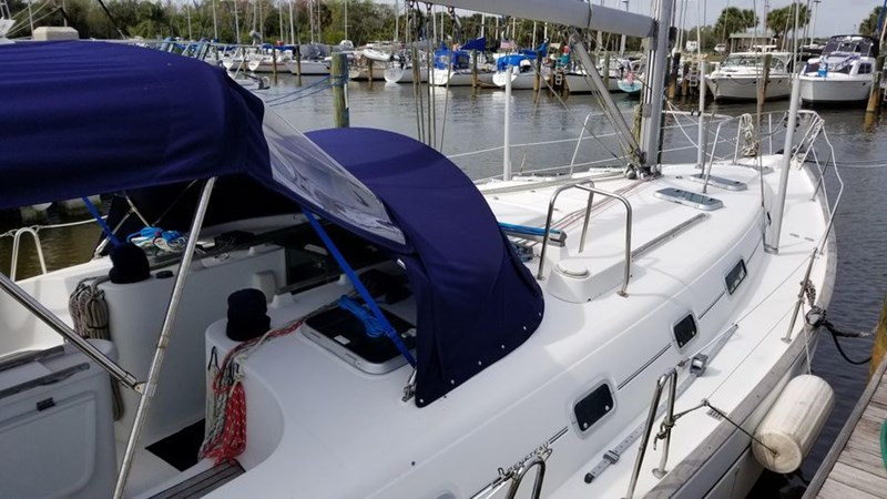 Photo of BENETEAU 2000 Beneteau Oceanis 461 46'