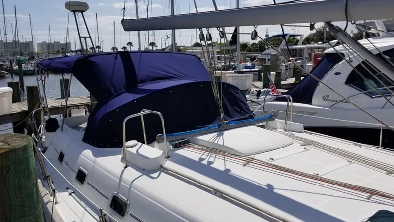 Photo of BENETEAU 2000 Beneteau Oceanis 461 46'