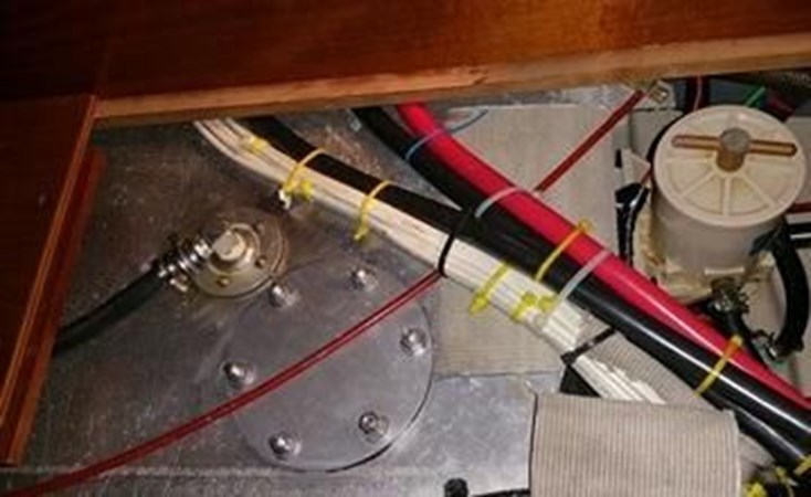 Photo of BENETEAU 2000 Beneteau Oceanis 461 46'