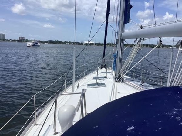 Photo of BENETEAU 2000 Beneteau Oceanis 461 46'