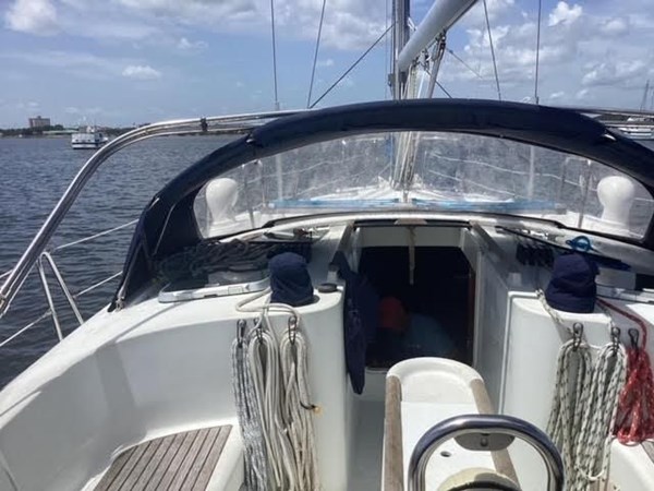 Photo of BENETEAU 2000 Beneteau Oceanis 461 46'