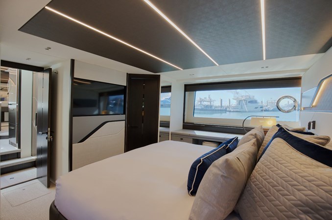 Photo of SUNSEEKER - 74'