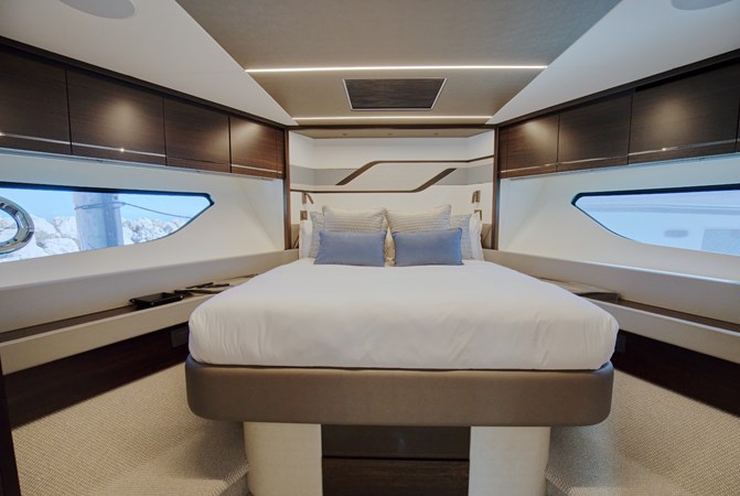 Photo of SUNSEEKER - 74'