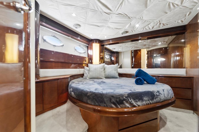 Photo of PRINCESS YACHTS - 65'