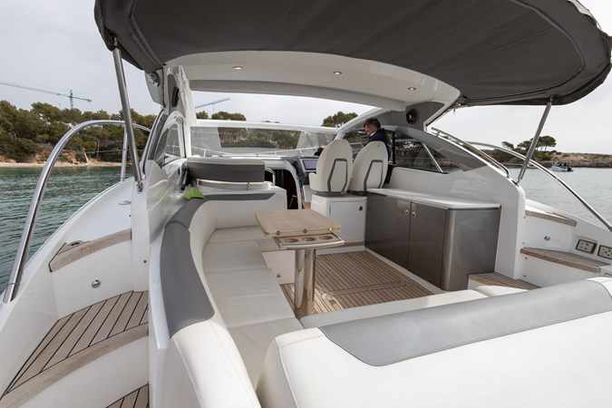 2020 PRINCESS V40