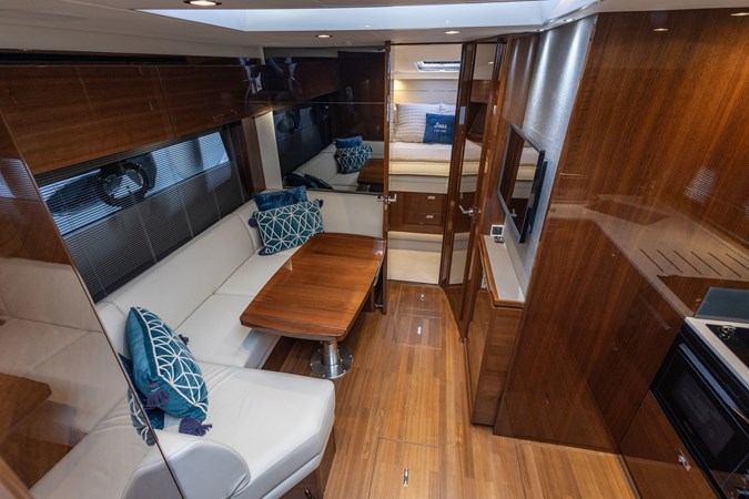2020 PRINCESS V40