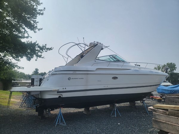 Photo of CRUISERS YACHTS NO NAME 38' 1