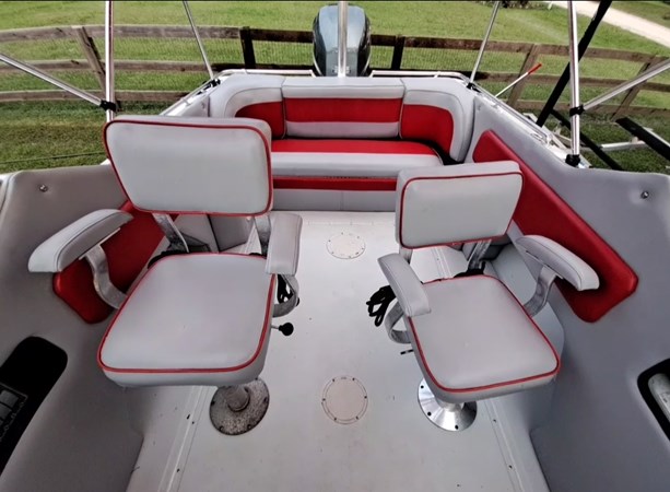 Photo of BOSTON WHALER - 22'